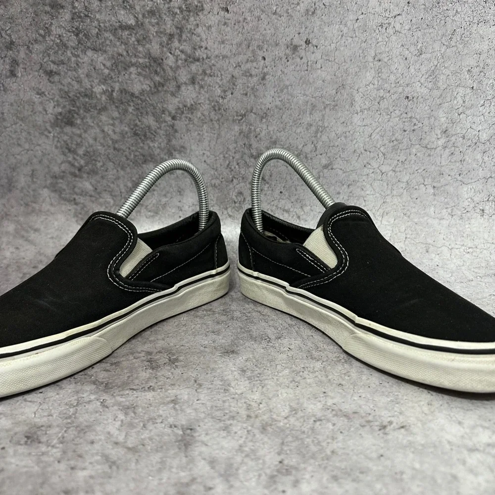 Vans Slip On Shoes Womens 7.5 Black White Classic Canvas Skate Sneakers Low